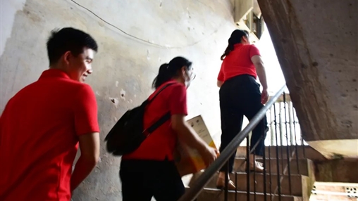 迎“七一”，送溫暖 | 百裕教育黨支部走訪慰問困難老黨員